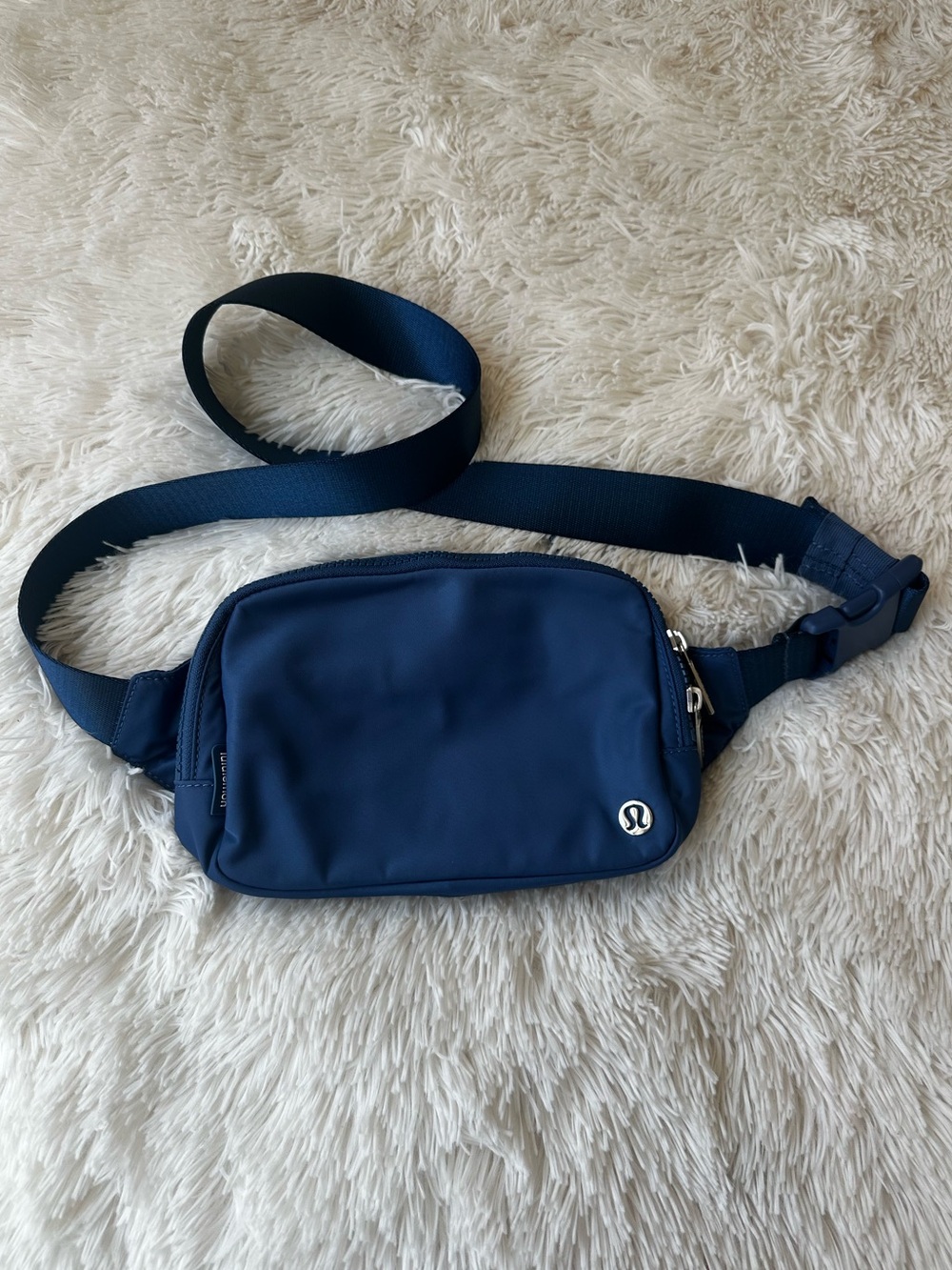 LULULEMON Everywhere Belt Bag Blue Crossbody Waist Fanny Pack Silver Logo NWOT